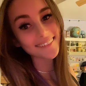 Meet your Posher, Mia